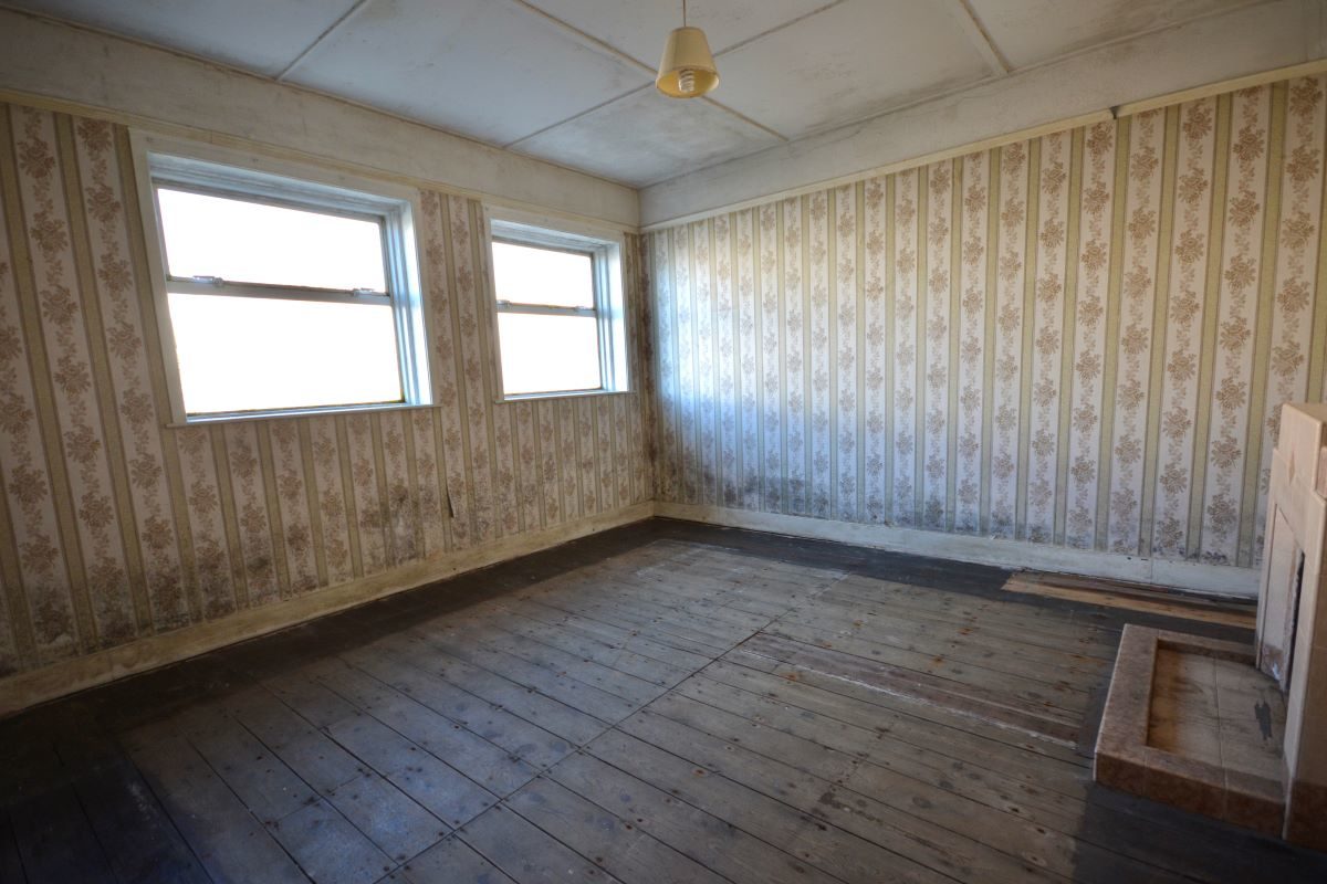 2 St. Andrews Road, Felixstowe lot image - 2