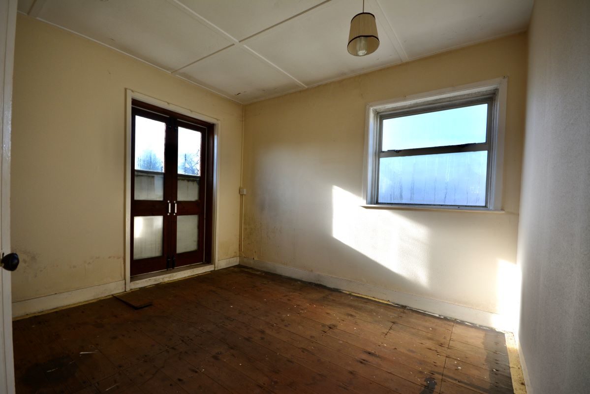 2 St. Andrews Road, Felixstowe lot image - 7