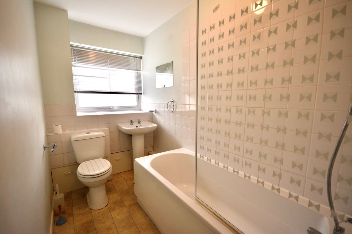 14 Norwich Court, Chevallier Street, Ipswich lot image - 3