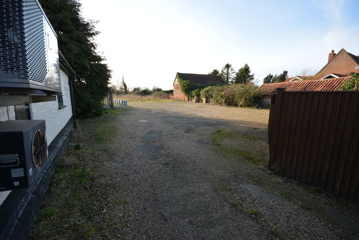 The Gamekeepers, The Green, Old Buckenham lot image - 15