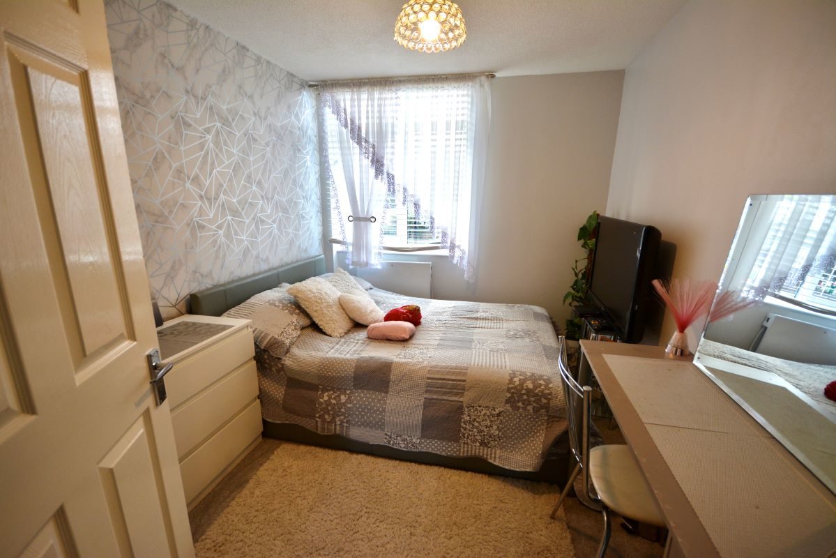 5 & 5A Ellenbrook Green, Ipswich lot image - 3