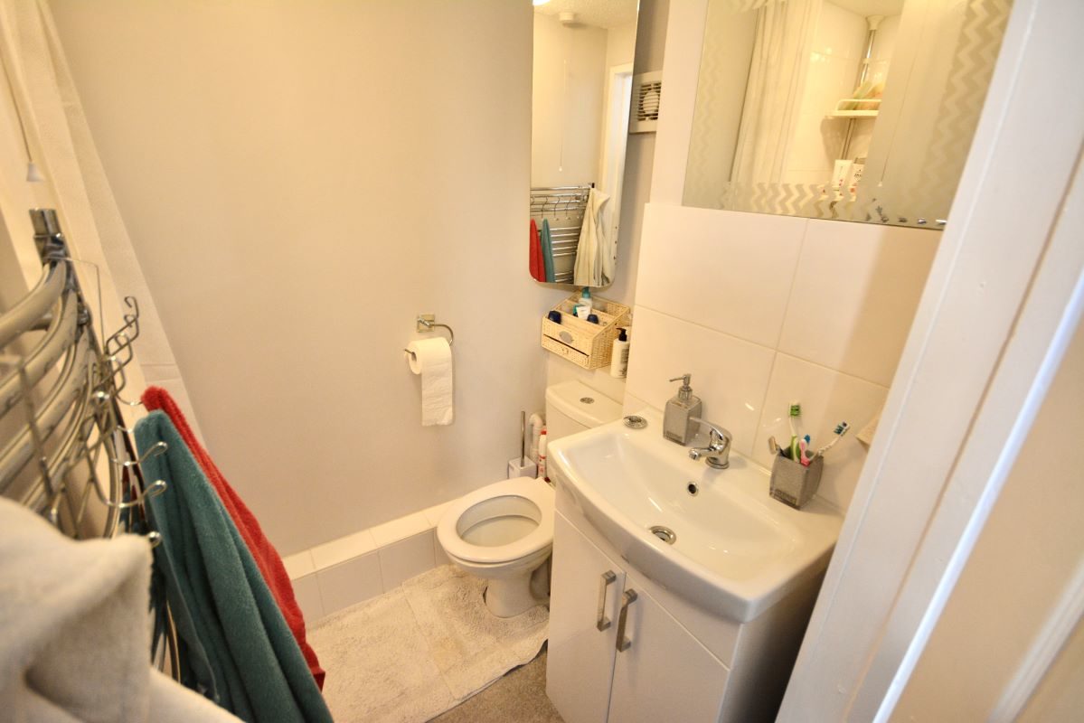 5 & 5A Ellenbrook Green, Ipswich lot image - 4