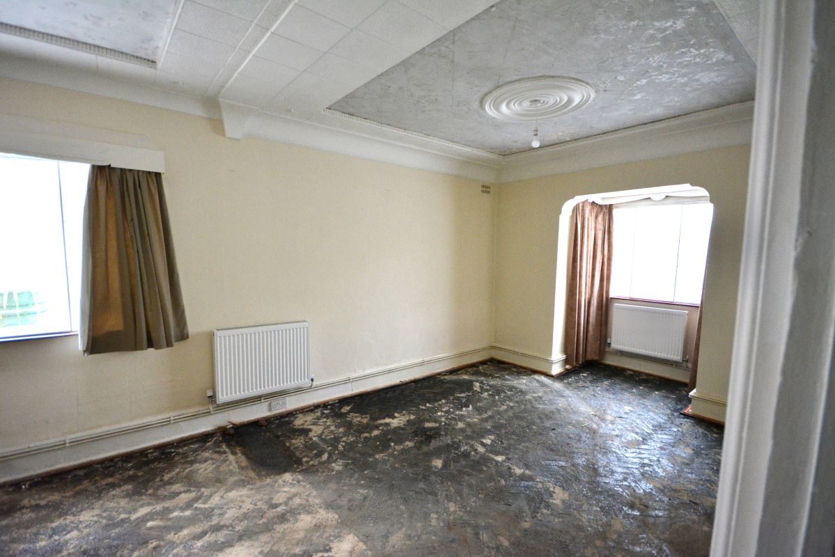 45 New Century Road, Laindon, Basildon, SS15 6AG Goldings Auctions