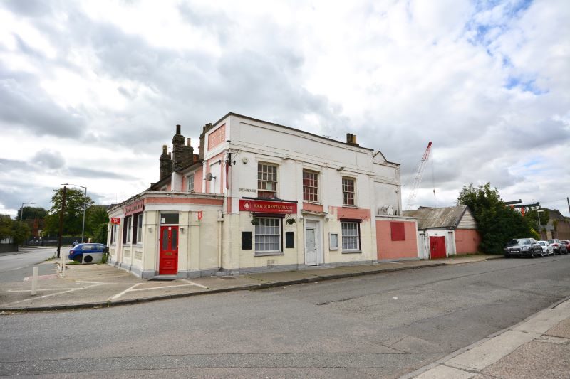 Golden Ship Inn,, Cliff Road, Ipswich lot image - 1