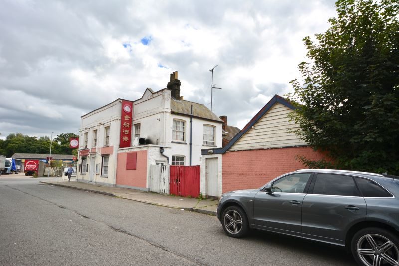 Golden Ship Inn,, Cliff Road, Ipswich lot image - 2
