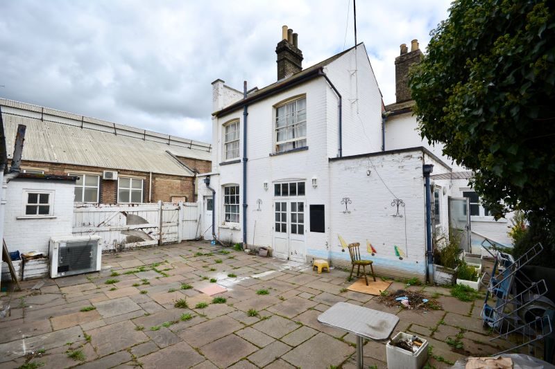 Golden Ship Inn,, Cliff Road, Ipswich lot image - 5