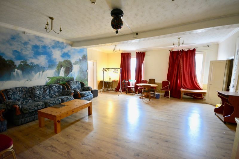 Golden Ship Inn,, Cliff Road, Ipswich lot image - 11