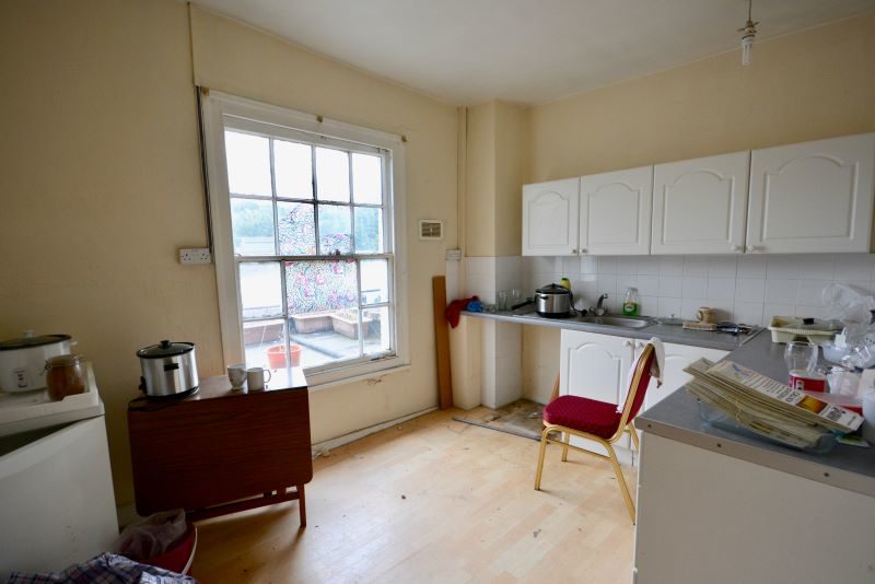 Golden Ship Inn,, Cliff Road, Ipswich lot image - 12