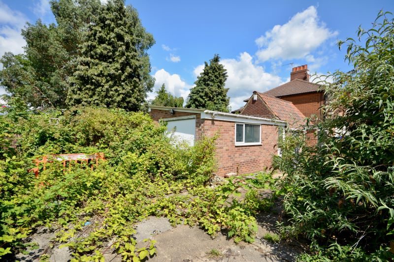 Garage & Workshop adj. 25 Alan Road, Ipswich lot image - 1