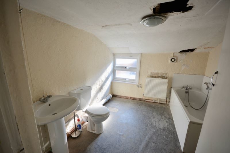 First Floor Flat,, 12 Mersea Road, Colchester lot image - 5