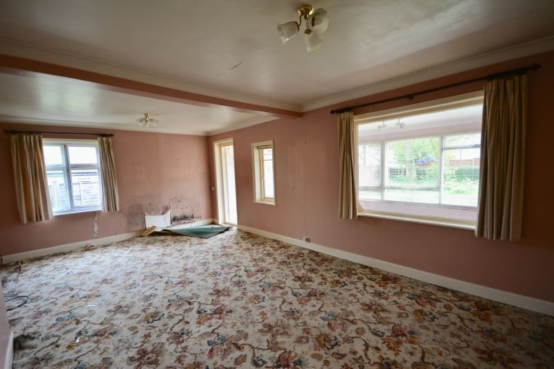 2 Manor Gardens, Diss lot image - 3