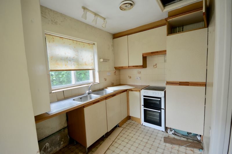 2 Manor Gardens, Diss lot image - 6