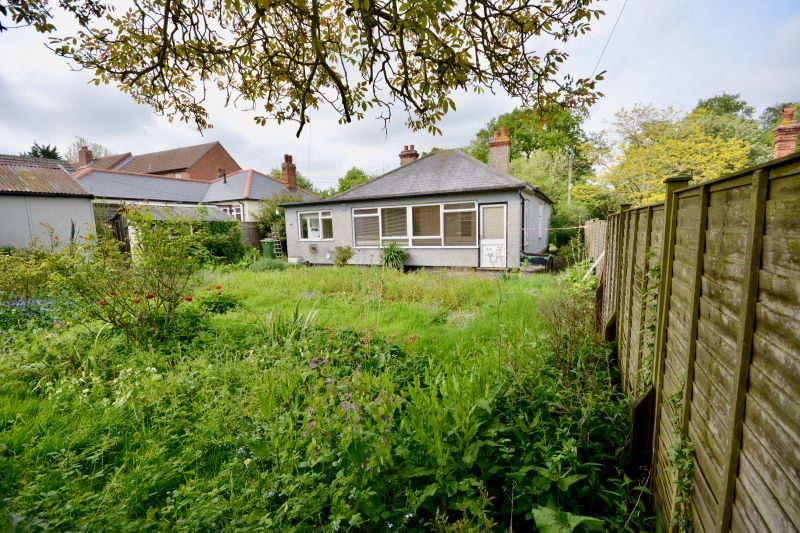 2 Manor Gardens, Diss lot image - 7