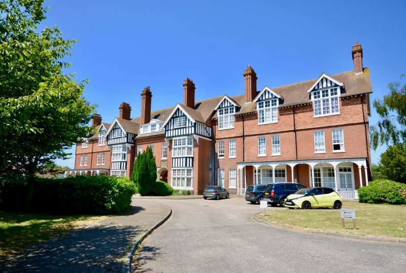 Flat 6, Middlesex Court, Lyon Close, Clacton-on-Sea lot image - 0