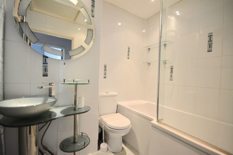 Flat 6, Middlesex Court, Lyon Close, Clacton-on-Sea lot image - 3