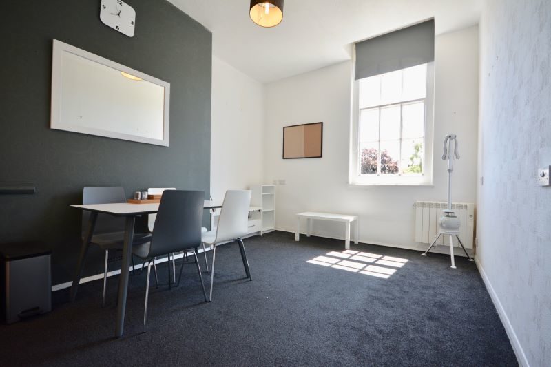 Flat 6, Middlesex Court, Lyon Close, Clacton-on-Sea lot image - 5