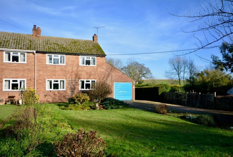 5 Pensthorpe Hall Cottages,, Fakenham Road, Pensthorpe lot image - 0