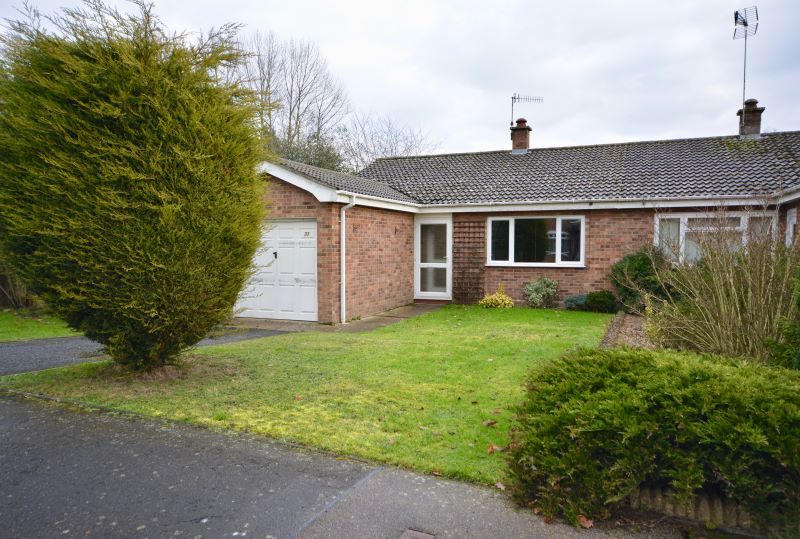 5 Pensthorpe Hall Cottages, Fakenham Road, Pensthorpe, Fakenham, NR21