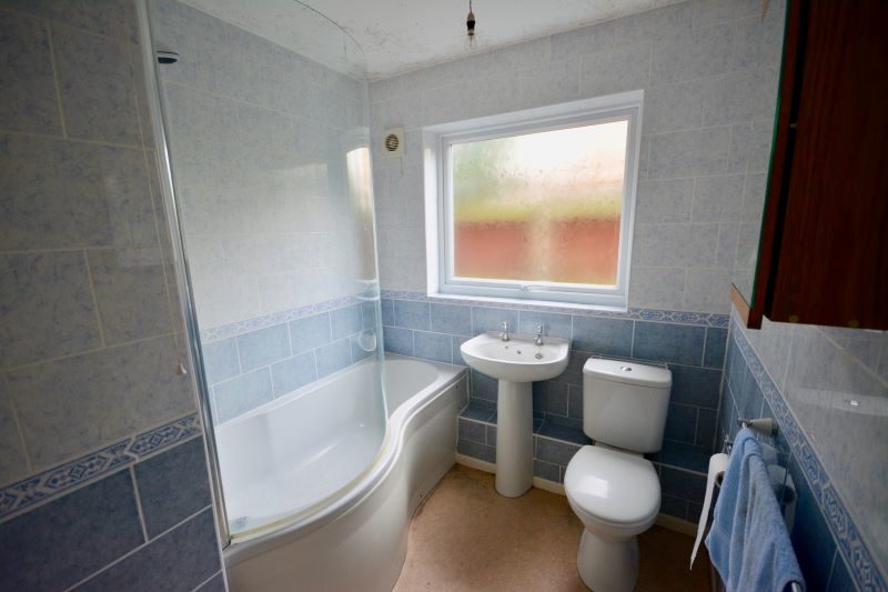 31 Park Walk, Holton, Halesworth, IP19 8NA Goldings Auctions