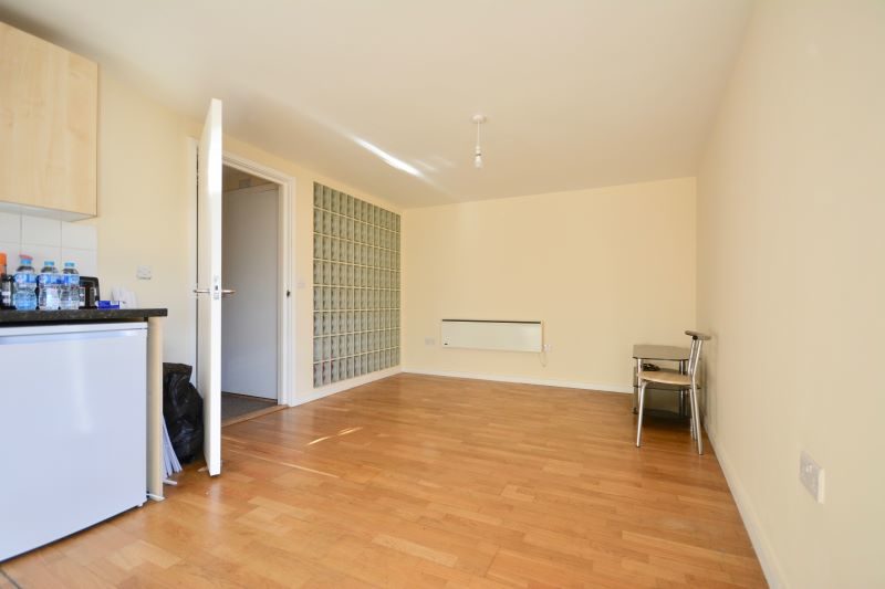 Flat 7,, 2 Back Hamlet, Ipswich lot image - 2