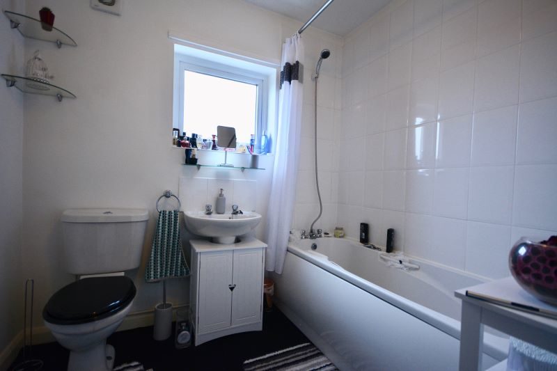 72B Cauldwell Hall Road, Ipswich lot image - 2