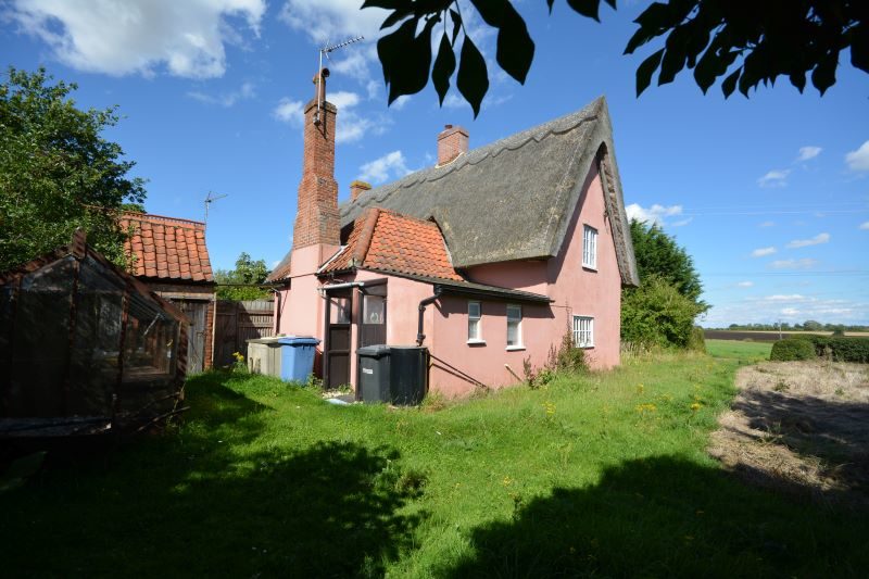 1 Barnfield Cottage,, Upper Street, Stanstead lot image - 6