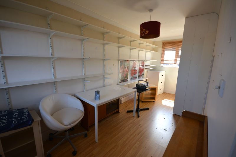 8 St. James Avenue East, Stanford-le-Hope lot image - 5