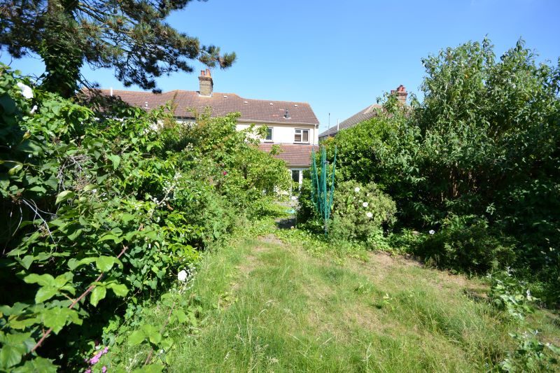 8 St. James Avenue East, Stanford-le-Hope lot image - 7