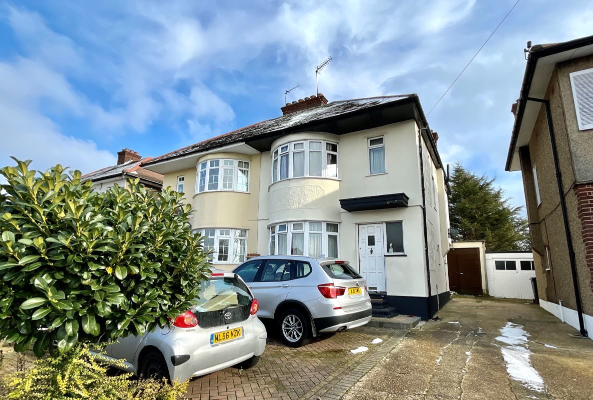 58 Clockhouse Lane, Romford lot image - 0