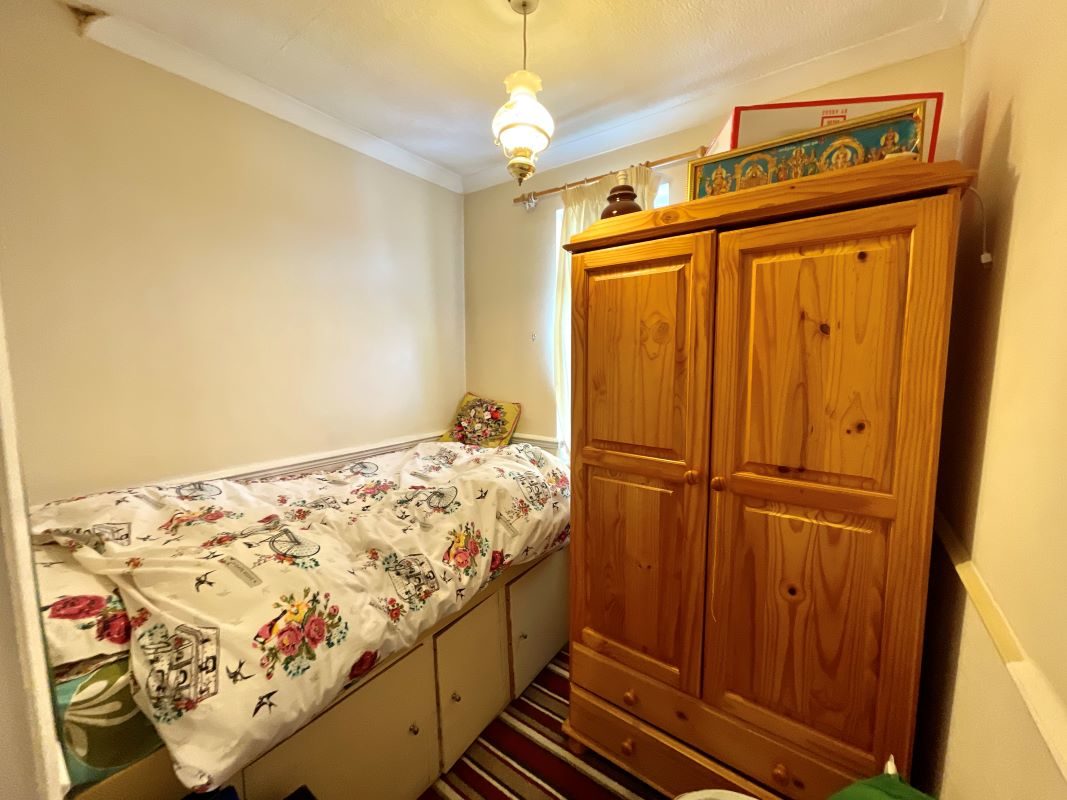 58 Clockhouse Lane, Romford lot image - 4