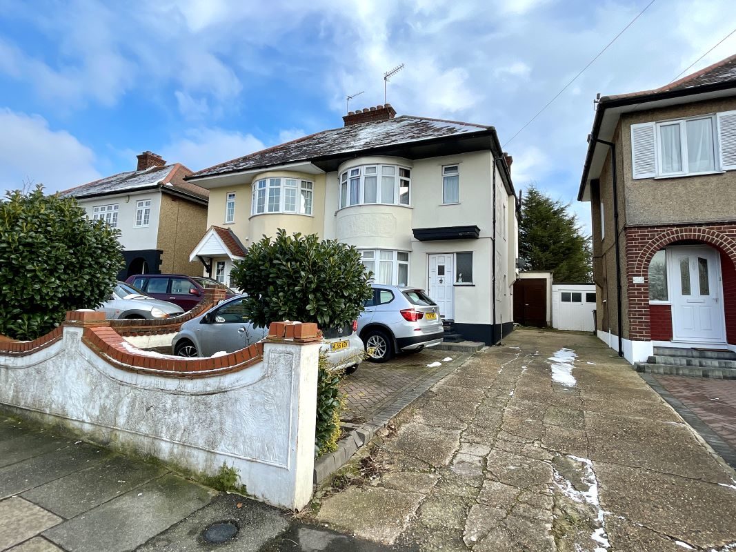 58 Clockhouse Lane, Romford lot image - 9