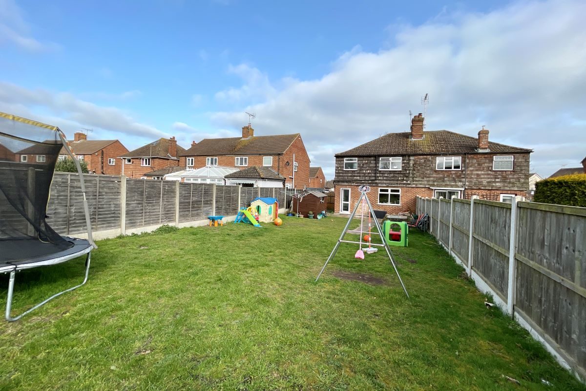 3 Cedar Crescent, Lawford, Manningtree, Essex, CO11 2BS Goldings Auctions