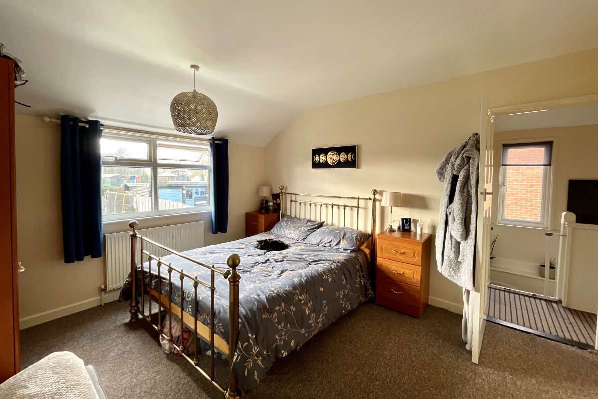 3 Cedar Crescent, Lawford, Manningtree, Essex, CO11 2BS Goldings Auctions