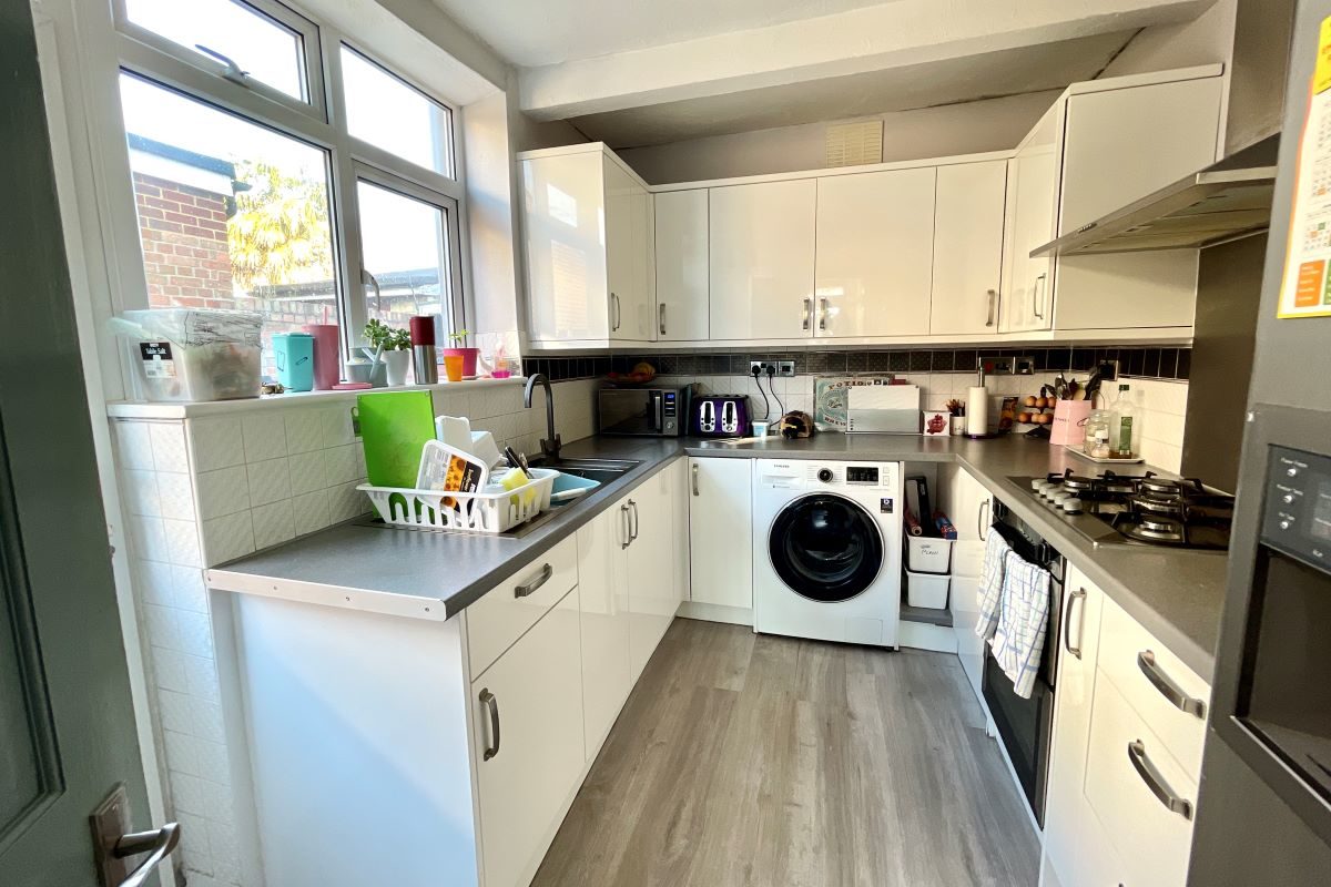 162 Chelmer Road, Chelmsford lot image - 3