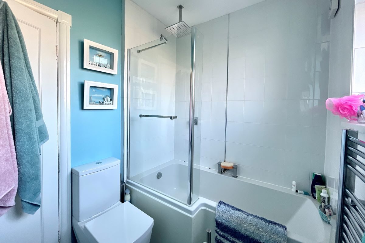 162 Chelmer Road, Chelmsford lot image - 6