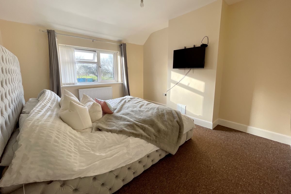 37 Colchester Road, Lawford, Manningtree lot image - 3