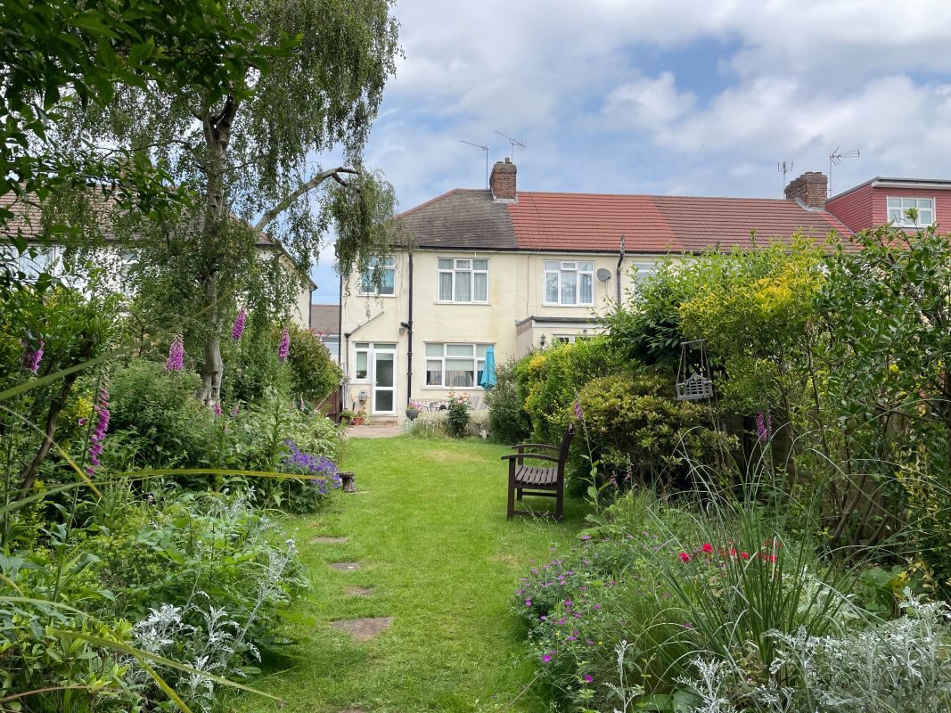 15 Bridport Avenue, Romford lot image - 14