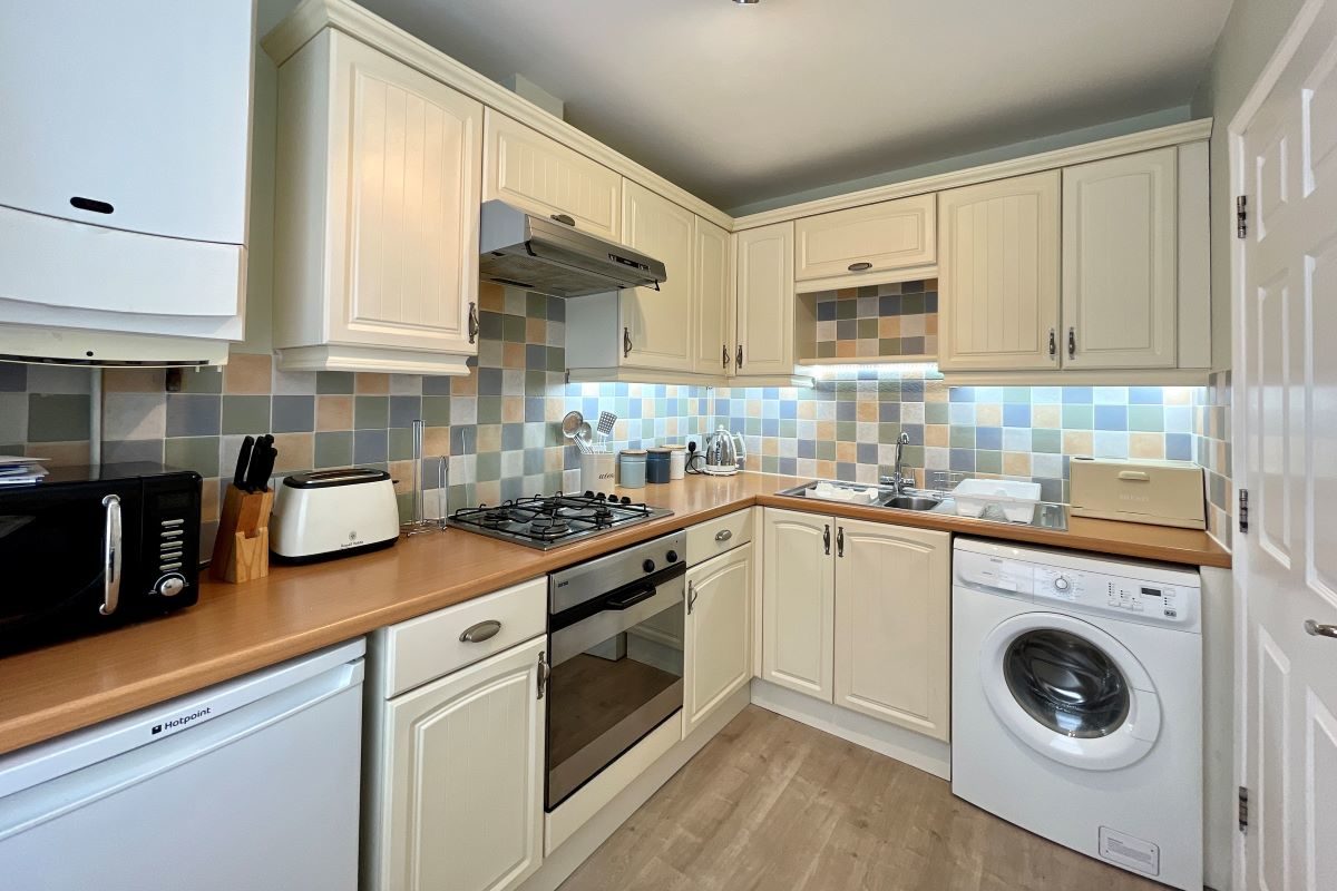 3 Masons Close, Ipswich lot image - 2