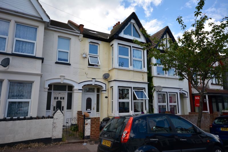 91 Ramuz Drive, Westcliff-on-Sea, SS0 9JH lot image - 0