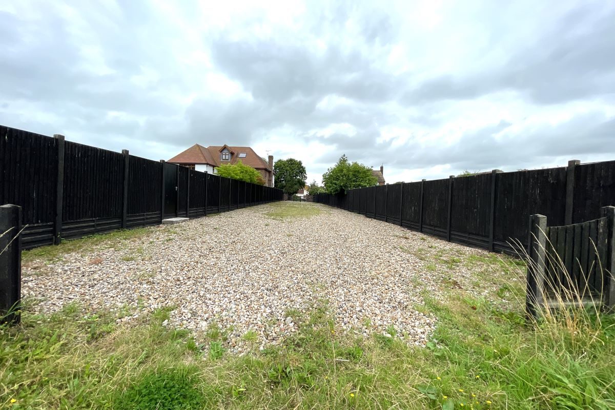 Land on the North side of Walton Road, Kirby-le-Soken, Frinton-on-Sea, Essex, CO13 0DU lot image - 2