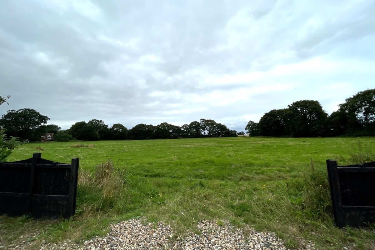 Land on the North side of Walton Road, Kirby-le-Soken, Frinton-on-Sea, Essex, CO13 0DU lot image - 6