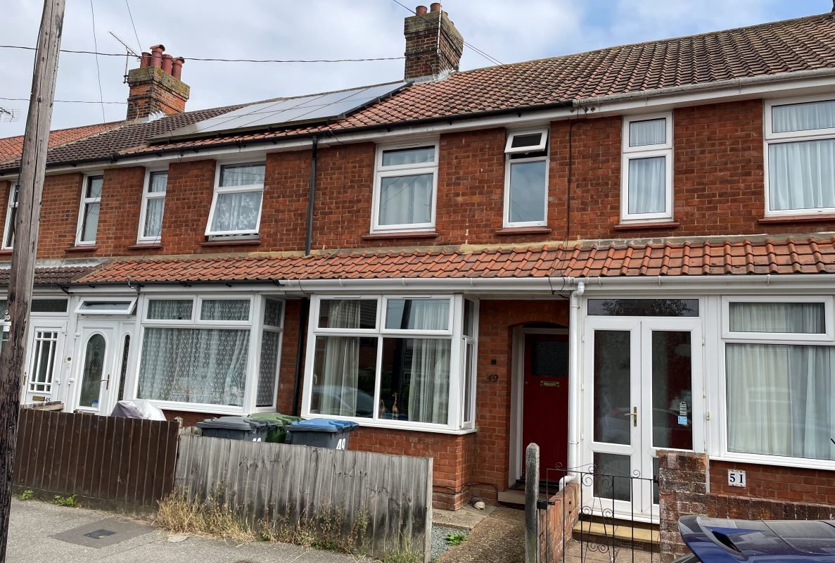 49 Maidstone Road, Felixstowe, Suffolk, IP11 9EE lot image - 0