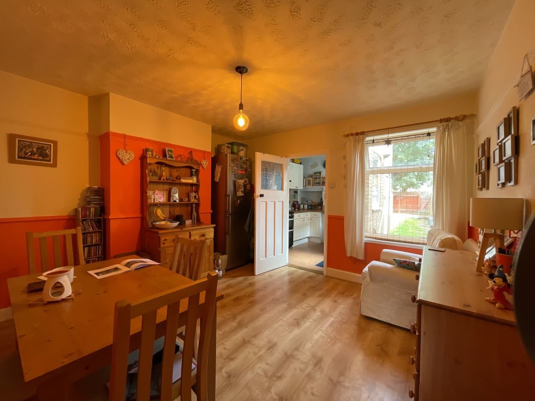 49 Maidstone Road, Felixstowe, Suffolk, IP11 9EE lot image - 2