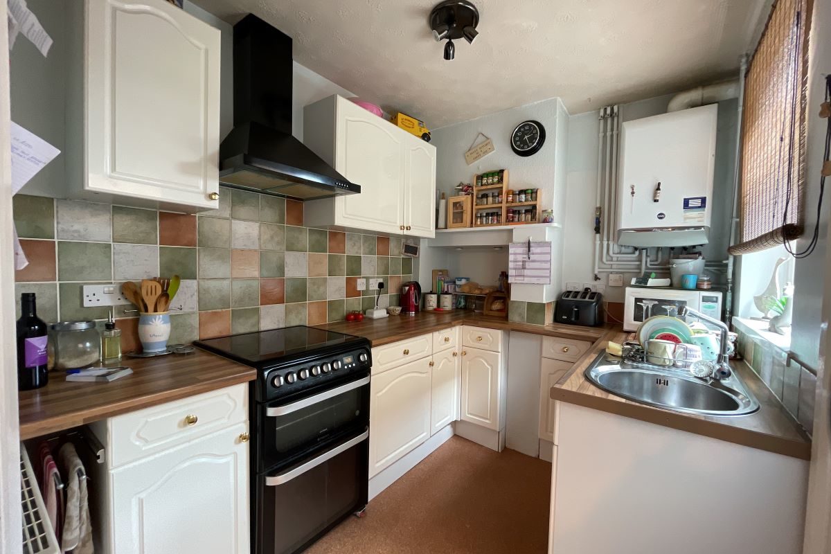 49 Maidstone Road, Felixstowe, Suffolk, IP11 9EE lot image - 3