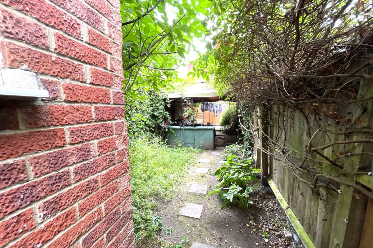 3 Surrey Road, Ipswich, Suffolk, IP1 2LE lot image - 8