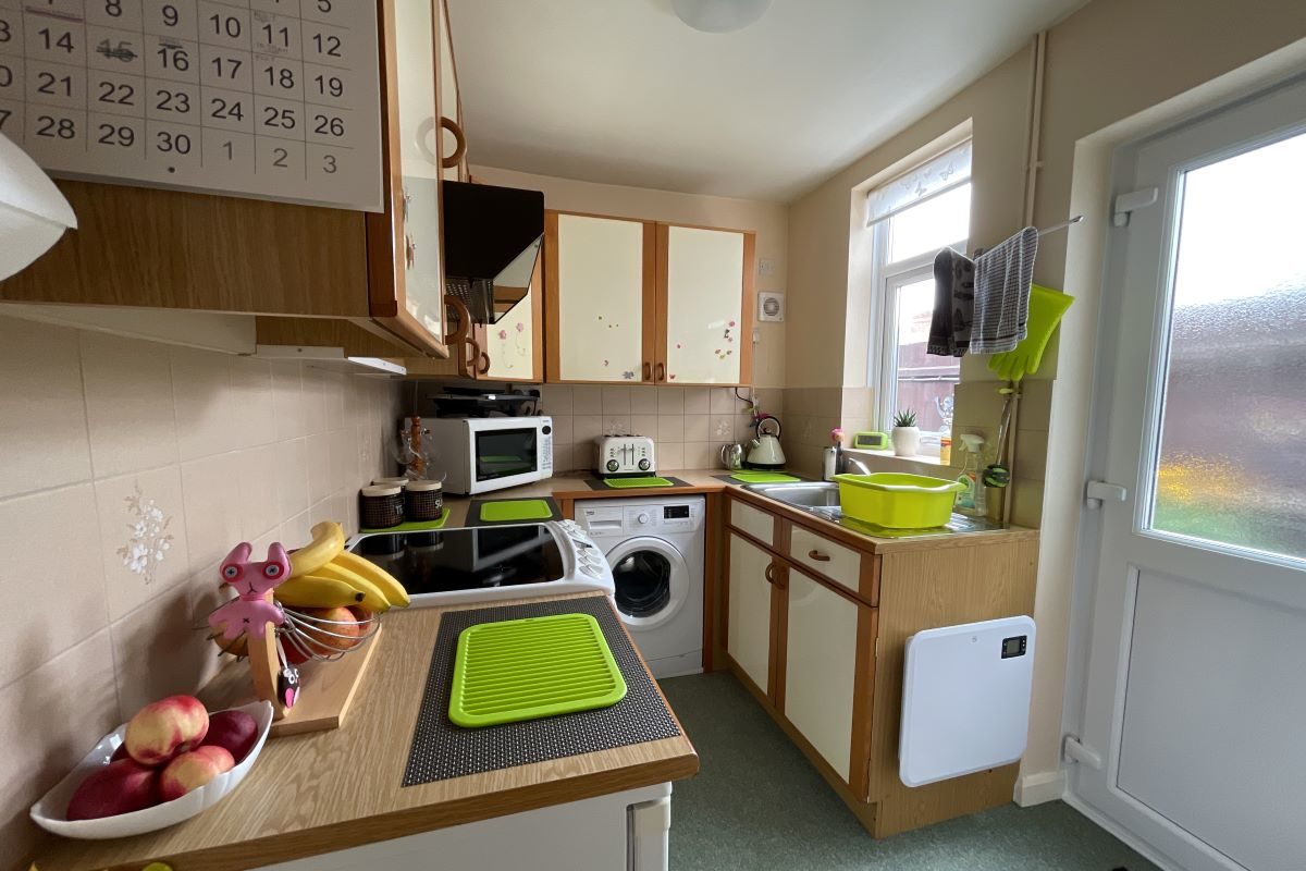 10 Dover Road, Ipswich, Suffolk, IP3 8JQ lot image - 2