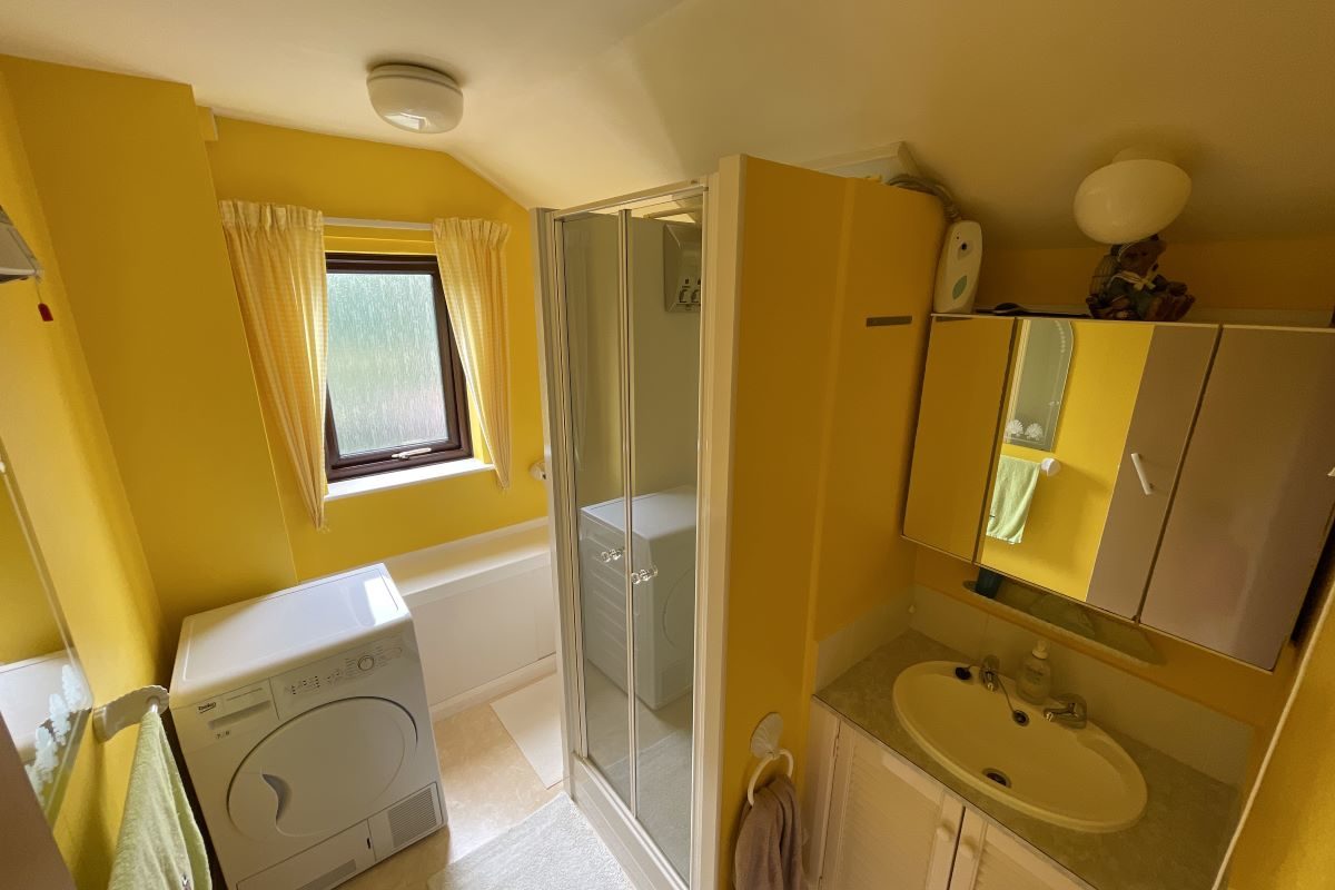 10 Dover Road, Ipswich, Suffolk, IP3 8JQ lot image - 5