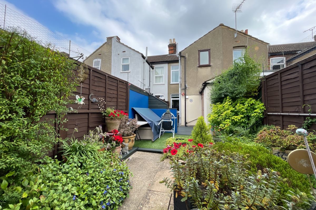 10 Dover Road, Ipswich, Suffolk, IP3 8JQ lot image - 8