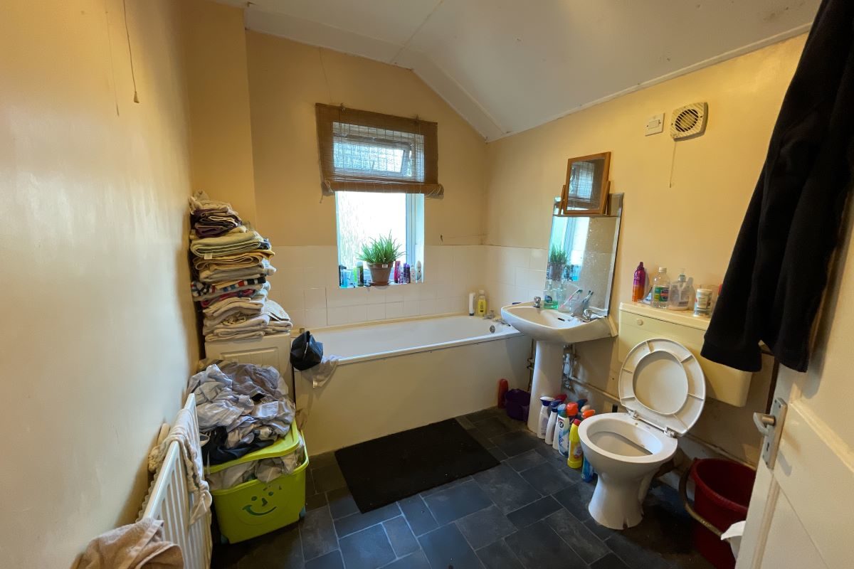 314 Bramford Road, Ipswich, Suffolk, IP1 4BB lot image - 3