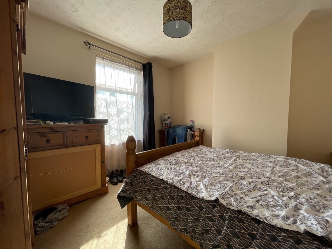 320 Bramford Road, Ipswich, Suffolk, IP1 4BB lot image - 4